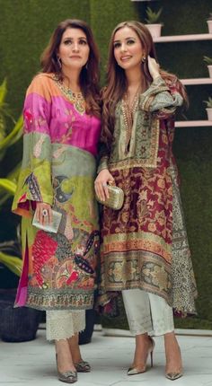 Style Outfits Summer, Summer Vibes Aesthetic, Pakistani Party Wear Dresses, Aesthetic Summer Outfits, Designer Aesthetic, Simple Kurta Designs, Casual Indian Fashion, Comfortable Outfit, Pakistani Fashion Party Wear