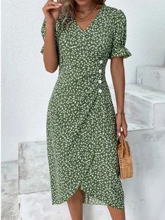 Vacation Floral V Neck Dress | justfashionnow Elegante Y Chic, Floral Bodycon, Cotton Blends Dress, V Neck Midi Dress, Vanuatu, Daily Dress, Wrap Dress Floral, Dress Robes, Aaliyah