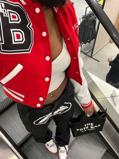 Jordan Fire Red 4s Outfit Women, How To Style Jordan 4 Fire Red, Red Black And White Jordan 4 Outfits, Styling Red Jordan 1 Outfits, Outfits To Go With Red Jordans, Fits With Red Jordans, Jordan 4 Fire Red Outfit Baddie, Outfit Ideas With Red Jordans