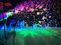 Foam Party Ideas For Adults, Foam Glow Party, Glow In The Dark Foam Party Ideas, Glow Foam Party, Foam Birthday Party Ideas, 18th Themes, Glow In The Dark Pool Party Ideas, Foam Party Ideas