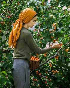 Women Head Coverings, Gardening Outfits For Women, Garden Outfit Aesthetic, Garden Outfit Ideas, Gardening Outfits, Tree In Garden, Woman In Garden, Woman Gardening, Garden Clothes