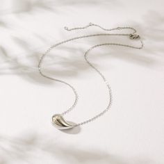 Durable and stylish, our waterproof necklace crafted for both functionality and fashion. Perfect for any occasion, it's the ideal accessory for those who appreciate durability and timeless elegance. Perfect for the minimalist and a beautiful piece to layer with. A true versatile statement piece that you can wear straight from the pool to dinner! - 18K gold plated / stainless steel - Waterproof technology - Hypoallergenic Minimalist Clavicle Chain Charm Necklace For Formal Occasions, Minimalist Formal Charm Necklace With Clavicle Chain, Minimalist Formal Charm Necklace With Clavicle Style, Trendy Sterling Silver Necklace For Everyday, Trendy Sterling Silver Everyday Necklace, Trendy White Gold Necklace For Everyday, Modern Adjustable Drop Jewelry, Elegant Teardrop Everyday Necklaces, Elegant Charm Necklace With Delicate Stainless Steel Chain