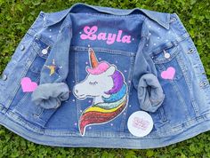 UNICORN Jean Jacket ✨We welcome new followers to our Instagram Shop! 💕Please follow @BeautyandAWish for the latest and updated news! We would also love to see your finished product! Please send me a photo or add it to your review.✨ Denim Jacket Diy Paint, Denim Jacket Diy, Bespoke Jacket, Custom Jean, Jacket Patches, Unicorn Themed Birthday Party