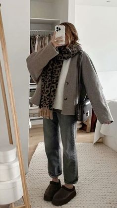 Zara Outfit 2024 Autumn, Cozy Thanksgiving Outfit, Trenchcoat Style, Cozy Winter Outfit, Stile Blair Waldorf, Accessories Outfit, Fest Outfits, Outfit Autumn