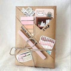 BLIND DATE WITH A BOOK  Bookclub Gifts Diy, Blind Date With A Book Printable, Blind Date Book Ideas, Blind Book Date Ideas, Book Wrapping Ideas Creative, Diy Blind Date With A Book Ideas, Book Blind Date, Homemade Items To Sell, Book Present Gift Ideas