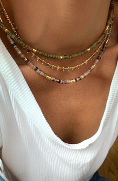 How To Style Necklaces, Trending Jewelry 2023 Handmade, Bijoux Aesthetic, Ideas For Jewelry, Boho Jewlery, Layered Beaded Necklace, Beaded Boho Necklace, Jewelry 2023, Boho Necklaces