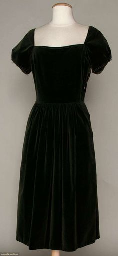 Velveteen Dress, Claire Mccardell, Clothing And Textile, Couture Vintage, Bellows, Textiles Fashion, 50s Fashion, Dress C, Historical Clothing