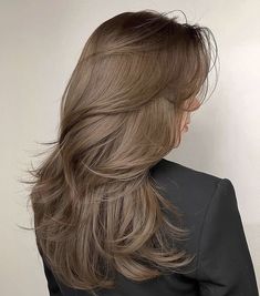 Korean Hair Inspo Short, Level Seven Blonde, Light Brown Hair No Highlights Natural, Mushroom Light Brown Hair, Milk Chocolate Hair With Highlights, Cool Beige Hair, Light Milk Chocolate Hair Color, Aesthetic Hair Korean, Brown Beige Hair Color