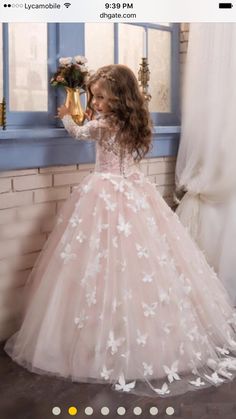 Снежинки? Wedding Dresses Blush, First Communion Dresses, Wedding Dresses For Girls, Communion Dresses, Junior Bridesmaid Dresses, Pageant Dresses