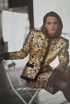 Yves Saint Laurent Paris, Arthur Elgort, Yves Saint Laurent Couture, Disco 70s, Quilted Clothing, High Fashion Couture, Haute Couture Details, Women Church Suits