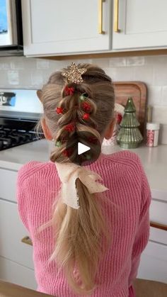 Christmas Tree Hairstyles For Kids, Holiday Hairstyles For Kids, Hair Christmas Tree, Christmas Updo, Girls Christmas Hair, French Braid Short Hair, Snowman Hair, Christmas Hairstyles For Kids, Whoville Hair