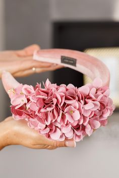 Soft pink headpiece with hydrangea flower. Suitable for Kentucky Derby, Mother of the Bride, Bridesmaid, Wedding Guest and so on. Soft velvet headband is complemented by soft pink brooch in gold frame for sparkle. Fascinators For Weddings, Pink Headpiece, Blush Pink Fascinator, Bridal Flower Headband, Floral Fascinators, Pink Brooch, Pink Fascinator, Derby Fascinator, Mini Hat