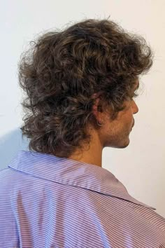 Mullet Ideas, Men Perm, Long Curly Hair Men, Mohawk Mullet, Men Haircut Curly Hair, Mullet Haircut, Undercut Pompadour, Curly Mullet, Disconnected Undercut