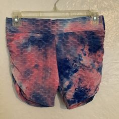 New Emme Jordan Short Shorts In A Colorful Blue And Pink Blend. 95% Polyester 5% Spandex Size M Stretch Summer Gym Bottoms, Blue Stretch Summer Activewear, Multicolor Gym Bottoms For Summer, Blue Stretch Athletic Shorts For Summer, Blue Stretch Summer Shorts, Trendy Short Yoga Bottoms, Stretch Multicolor Short Bottoms, Multicolor Stretch Shorts, Trendy Stretch Blue Shorts