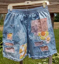 This Gender-Neutral Adult Shorts item by Vtgfashpash has 3 favorites from Etsy shoppers. Ships from Cardington, OH. Listed on Jun 5, 2024 Clothing Refashion, Clothing Crafts, Upcycle Clothes Diy, Cute Sewing Projects, Denim Projects, Chic Pants, Big Shirt, Upcycle Jeans, Embroidery On Clothes