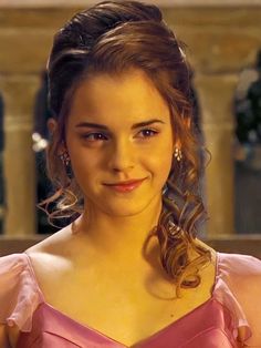 Hermione Granger 
Harry Potter Yule Ball Hairstyles, Hermione Granger Yule Ball, Harry Potter Yule Ball, Harry Potter Ron And Hermione, Harry Potter Hermione Granger