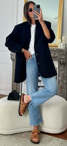 Spring Outfits Office Business Casual, Women’s Street Style 2024, Style Spring 2024, Spring Cold Weather Outfit, 2024 Spring Outfits, Spring Street Style 2024, Summer Outfits 2024 Street Style, Florence Street Style, 2024 Street Style