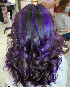 Purple Dye Hair Ideas, Cute Purple Hair Dye Ideas, Purple And Black Hair Curly, Black And Purple Highlights Hair, Jade West Purple Hair, Purple Skunk Highlights, Black With Colored Highlights, Purple Blonde And Black Hair, Curly Purple Highlights