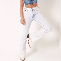 Reposhing This Item I Purchased From @Beautiful979. Loved It, But Unfortunately They Didn't Fit. Questions? Leave A Comment Below! Bootcut Jeans Plus Size, Jeans Plus Size, Wrangler Jeans, Bootcut Jeans, Jeans And Boots, Blue White, High Rise, Women Jeans, Blue And White