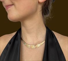 Experience elegance and versatility with our Italian 14K Tri Color Gold Vintage Necklace. Its slinky fit adds a touch of sophistication to any outfit, making it a timeless addition to your jewelry collection. Expertly crafted with a unique design, this necklace is sure to elevate your style. Jewelry Style : NecklaceMetal Type : 14K Gold Weight : 24.08 GramsMeasurement : 16 inchesStamped : "14K ITALY"Estate: estimated gold weight Elegant Polished Finish Necklaces For Evening, Modern Formal Necklaces With Elegant Design, Modern Elegant Necklaces For Formal Occasions, Fine Jewelry Evening Necklace With Polished Finish, Elegant Yellow Gold Necklace For Evening, Elegant Gold Custom Necklace With Polished Finish, Modern Yellow Gold Necklaces For Evening, Yellow Gold Necklace For Evening, Elegant Yellow Gold Necklace For Party