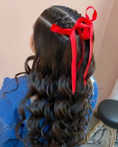 Christmas Hairstyles With Santa Hat, Traditional Mexican Hairstyles, Mexican Hairstyles For Women, Hair For Christmas, Blonde Light Brown Hair, Christmas Hairstyles For Kids, Mexican Hairstyles