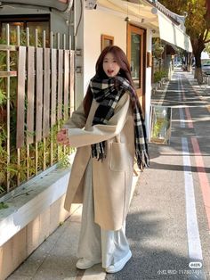 Korean Winter Dress Outfit, Korea Outfits Winter, Osaka Winter Outfit, Korean Coat Outfits, Seoul Winter Outfit, Korean Winter Fashion Outfits, Korean Autumn Outfit, Japan Outfit Winter