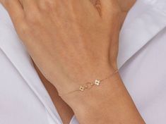 High quality Cross Bracelet for everyday wearing. 14k Multiple Clover Bracelet, Gold Clover Bracelet Women 14k, Gold Clover Bracelet Women 14k Diamond, Best gifts for Mom, Gold Bracelet *60 Day Return Policy We are committed to your satisfaction. Engraved or non-engraved; if you are not happy with your choice, return it in original condition within 60 days. ITEM DETAILS Material: Clover Bracelet is 14K Solid GOLD ( not filled or plated).  * Gold Bracelet Chain Length: 19cm  * Chain Width: 0,65mm Delicate Hypoallergenic Yellow Gold Bracelets, Lotus Bracelet, Bracelet Flower, Clover Bracelet, Best Gifts For Mom, Princess Cut Rings, Bracelet Dainty, Gold Bracelet For Women, Bracelet Chain