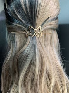 Butterfly Decor Hair Clip | EMERY ROSE قلادات متدلية, Hair Slides, Hair School, Gold Hair Clips, Butterfly Decor, Wedding Hair Clips, Hair Slide, Butterfly Decorations, Exclusive Jewelry