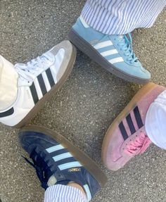 Adidas Aesthetic, Samba Outfit Ideas, Adidas Samba Outfits, Samba Outfits, Adidas Samba Outfit, Samba Shoes, Pretty Sneakers, Samba Outfit, Mode Shoes