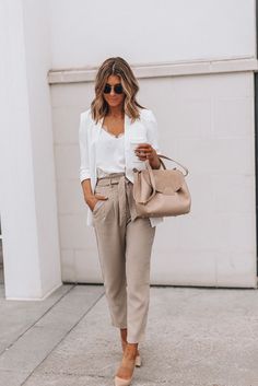 10 outfits para la oficina que te ayudarán a disimular la pancita | Mujer de 10 Gaun Abad Pertengahan, Spring Work, Spring Work Outfits, Summer Work Outfits, Work Wardrobe, Outfits Casual