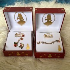 Rock Love Alice In Wonderland Necklace And Earring Set Disney Alice, Disney Jewelry, Necklace And Earring Set, Blue Roses, Ravenclaw, Necklace Earring Set, Resin Jewelry, Red Gold, Alice In Wonderland