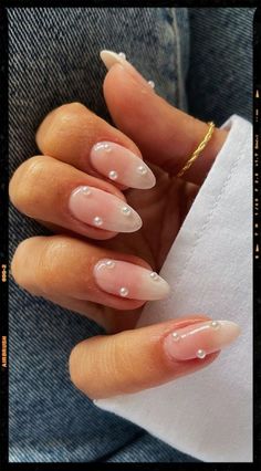 Awesome Nail Ideas You Should Try : Clear Base Pearl Nails Pearl Almond Nails Designs, Spring Pearl Nails, Wedding Nailart Bride, Classy Nails With Pearls, Nail Inspiration Pearl, Ombré Nails With Pearls, White Pearls Nails, Nail Designs Clear Base, Chrome With Pearl Nails