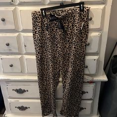 Super Soft Leopard Print Lounge Pants. Relax In Complete Comfort. Waist Measures 16” Across When Not Stretched. Elastic Waist, The Box Is Not A Drawstring, It’s Decorative Leopard Print Loungewear Pants With Elastic Waistband, Brown Loungewear Pants, Brown Full-length Loungewear Pants, Leopard Print Loungewear Bottoms, Leopard Print Long Pants For Loungewear, Leopard Print Wide Leg Loungewear Pants, Leopard Print Loungewear Trousers, Leopard Print Trousers For Loungewear, Nyc Underground