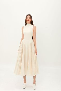 Side Pleated Dress, Turtle Neck Sleeveless, Mode Tips, Amanda Dress, Kochi, Looks Style, Mode Inspiration