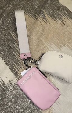 Pink Lulu Keychain, Lulu Keychain Wallet, Lulu Wristlet, Keychain Aesthetic, 17th Birthday Gifts, Wallet Keychain