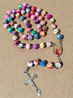 New Colorful Rosary, Beautiful, Unique rosary,religious rosary, pray, catholic. Pray Rosary, Bohemian Diy, Rosary Style Necklace, Villa Rica, Rosary Jewelry, Rosary Beads Catholic, Catholic Crafts, Virgin Of Guadalupe, Camera Light