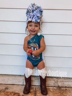 Western Infant Clothes, Baby Girl Rodeo Outfit, Western Toddler Girl Outfit, Southern Baby Girl Outfits, Todlers Pictures Cute, Country Baby Outfits, Country Baby Girl Clothes, Western Baby Girls