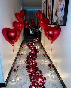 Valentine Hotel, Valentine's Day Hotel, Hotel Room Decoration, Valentines Day Aesthetic, Aesthetic Valentines, Surprise Birthday Decorations