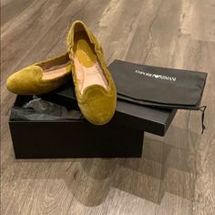 New In Box With Duster. Retail Price Is $685 And I Paid $445 For Them. Gorgeous Flats From Emporio Armani! Features Velvet Exterior In An Olive/Chartreuse Color (Comparable To Pantone 3985c), Flat Smoking Loafer Silhouette With An Elasticated Edging, Rubber Sole, And Leather Insole With A Patent Leather Patch Matching The Exterior Color & Embossed With The Brand Logo. Designer Slip-on Flats With Leather Sole, Calf Leather Slip-on Flats For Galas, Designer Pointed Toe Flats For Galas, Formal Flats With Suede Lining And Almond Toe, Suede Slip-on Evening Loafers, Evening Suede Slip-on Loafers, Elegant Closed Toe Loafers With Suede Lining, Formal Almond Toe Flats With Suede Lining, Designer Suede Loafers With Flat Heel