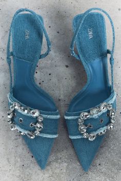 DENIM SLINGBACK SHOES WITH BUCKLE - Denim Blue | ZARA Hungary / Hungary Blue Style Aesthetic, Denim Heels Outfit, Denim Pumps, Denim Heels, Zara Heels, Vintage Heels, Heels Classy