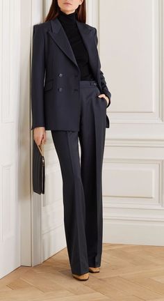 Black Office Suit For Women, Pantsuit Outfit Aesthetic, All Black Suit Women Work Outfits, Business Outfits For Women Aesthetic, Business Suits For Women Black, Business Slacks Women, Fitted Suits For Women Classy, Black Suit Outfits For Women Classy, Womens Business Attire Suits