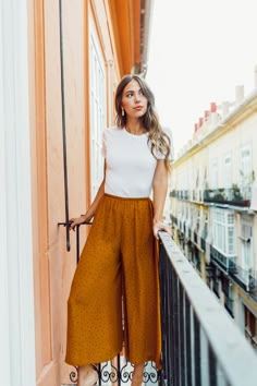 Style Parisienne, Culotte Pants, Easy Outfit, Summer Work Outfits, Boho Pants, Pantalon Large, Winter Mode, Work Outfits Women