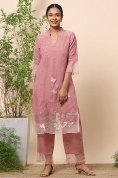 Shop for Kaveri Pink Linen Kurta And Pant Set for Women Online at Aza Fashions Embroidery Butterfly, Embroidery Neckline, Butterfly Applique, Kurta Pant Set, Applique Work, Print Butterfly, Embroidered Motifs, Linen Color, Kurta With Pants