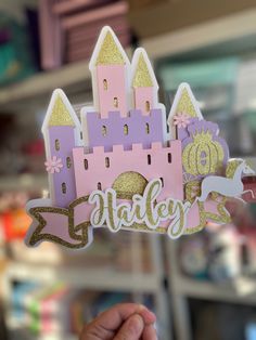 A Magical castle built for your littles ones birthday celebration!! Listing is for one Castle Topper with clear acrylic stick. Topper includes horse, carriage and age. Colors can be customized to match any style banner from my shop. Matching banner is also available: https://www.etsy.com/listing/995884386/princess-banner-princess-party-princess?ref=shop_home_active_22 Please include the name and date of your event. Listing comes with gold font unless another color is requested --Copy Right Notic Pink Princess Cakes, Princess Theme Cake, Disney Princess Cake Topper, Princess Cake Topper, Castle Cake Topper, Princess Banner, Princess Castle Cake, Princess Crafts, Magical Castle