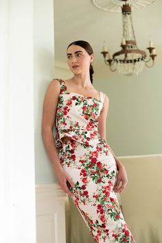 Kentucky Derby Dress, Top With Peplum, Portraits Of Women, Derby Dress, Mob Dresses, Modern Romance, Holiday Party Dresses, Feminine Outfit, Victorian Era