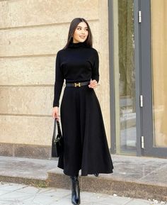 Outfit Botas, Trends 2025, Tailored Jumpsuit, Trendy Outfit Ideas, Look Retro, Modest Dresses Casual, Black Outfits, Fashion Culture, Classy Work Outfits