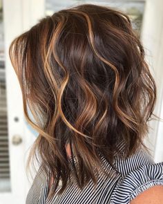 Brown Hair With Caramel, Brown Hair With Caramel Highlights, Brown Bob, Medium Brown Hair, Dark Hair With Highlights