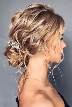 Messy Hair Updo, Bridal Hair Updo, Low Bun, Bridal Updo, Penteado Cabelo Curto, Wedding Hairstyles For Long Hair, Hair Vine, Wedding Hair And Makeup, Bride Hairstyles