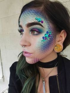 Avantgarde Makeup, Alien Make-up, Halloween Make-up Looks, Alien Makeup, Mermaid Halloween Costumes, Best Makeup Tutorials