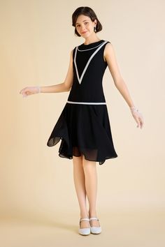 This sleeveless low waist dress exudes flapper-inspired charm, perfect for any vintage-loving fashionista. Features: Crew neck design Low waist Gorgeous flowing hem Embellished inverted triangle shape 100% Polyester fabric Ksenia, standing at 5 feet 10.5 inches, wears a size S in BABEYOND. Her measurements are 32.7" bust, 23.6" waist, and 34.6" hips. Note: This dress comes with an unique size chart. Be sure to select your ideal fit from the chart before making your purchase. 1920s Dresses Casual, 1920s Outfit Ideas Casual, 1920s Outfits Women, Casual 1920s Outfit, 1920s Fashion Women Casual, 20s Inspired Fashion, 1920s Outfit Ideas, 1920 Women's Fashion, Cute Black Dresses